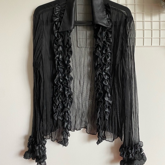 Sheer ruffle blouse - Picture 5 of 8